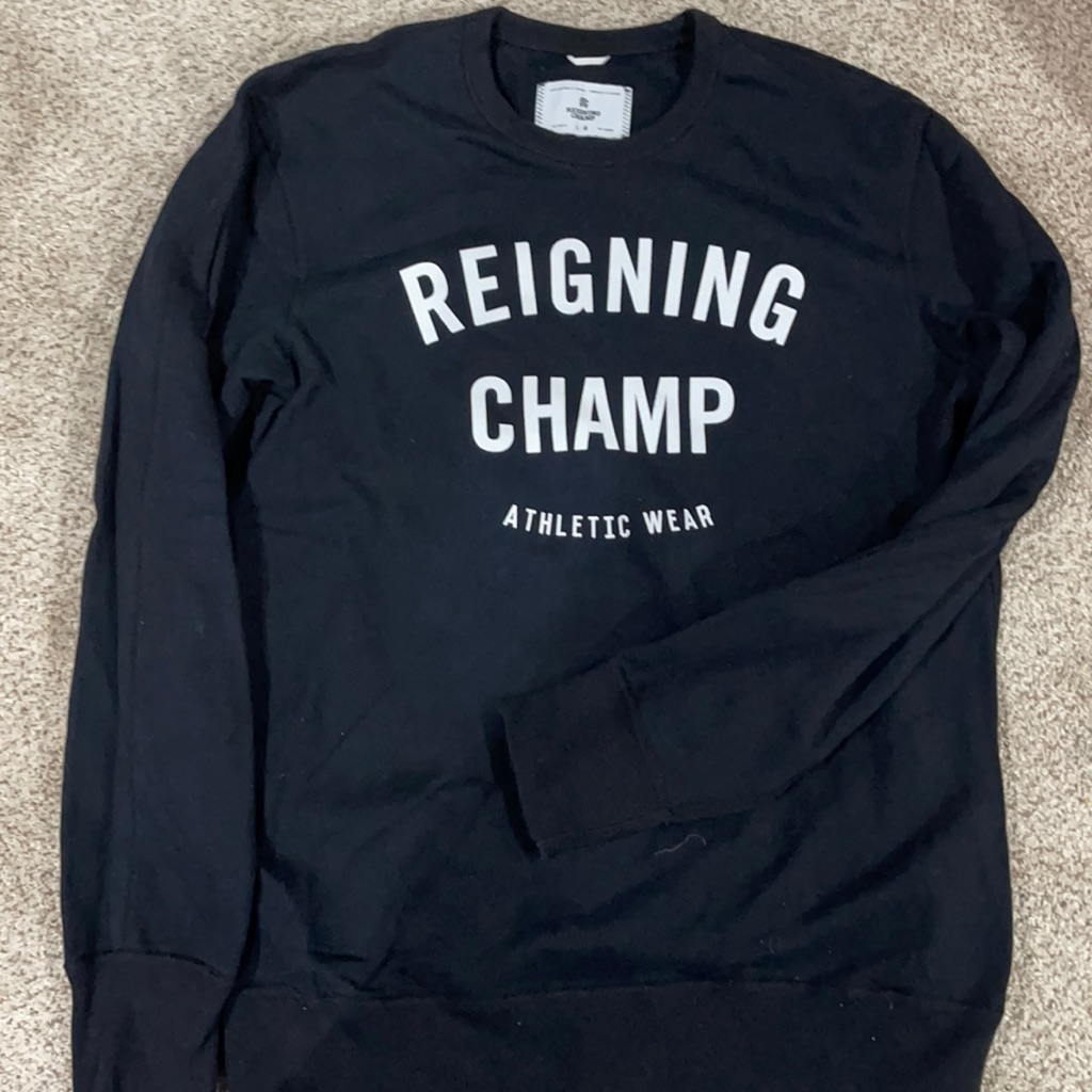Reigning Champ Crewneck. Preowned
